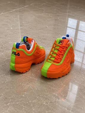 Filas.  Green orange